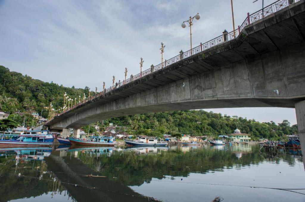 Edotel Minangkabau Padang  Bagian luar foto