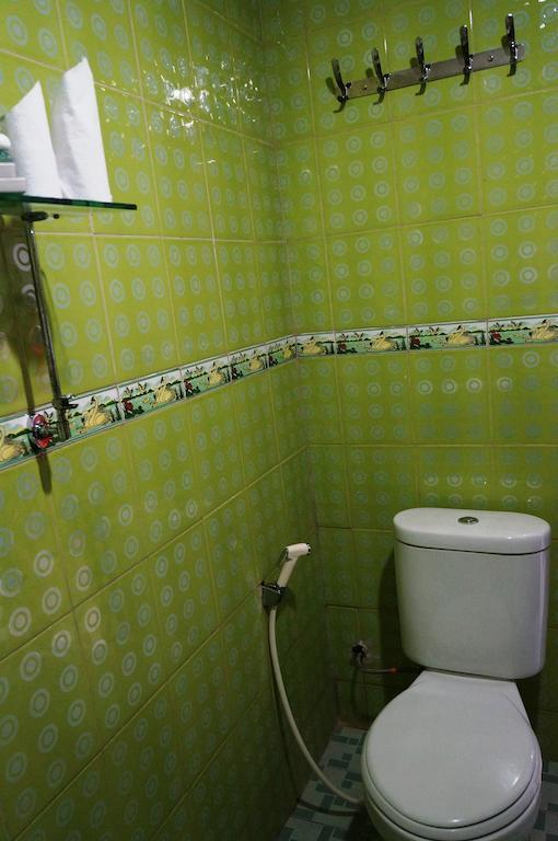 Edotel Minangkabau Padang  Bagian luar foto