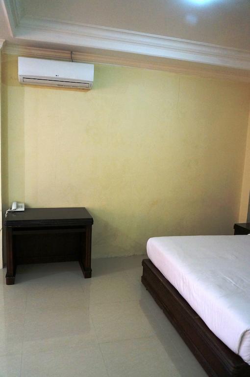 Edotel Minangkabau Padang  Ruang foto